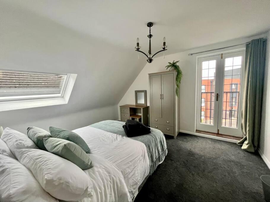 Bs - Luxury 2 Bed With Garage In Town Centre